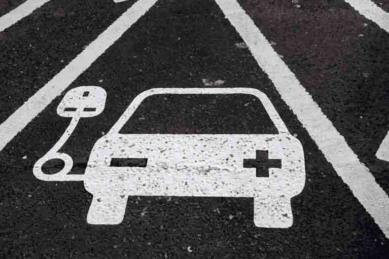 ev charge road markigns