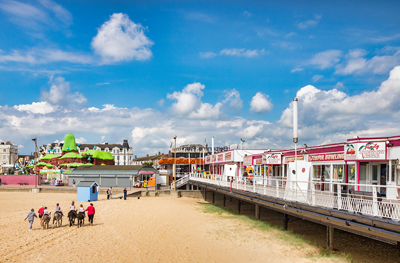 cheap-family-holiday-uk-yarmouth