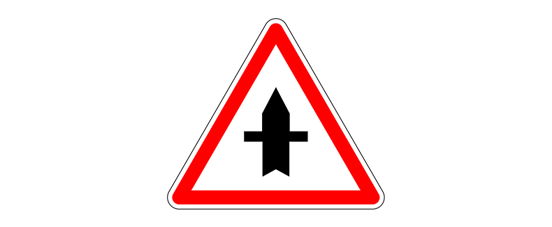 french-road-signs-guide-crossroads-priority