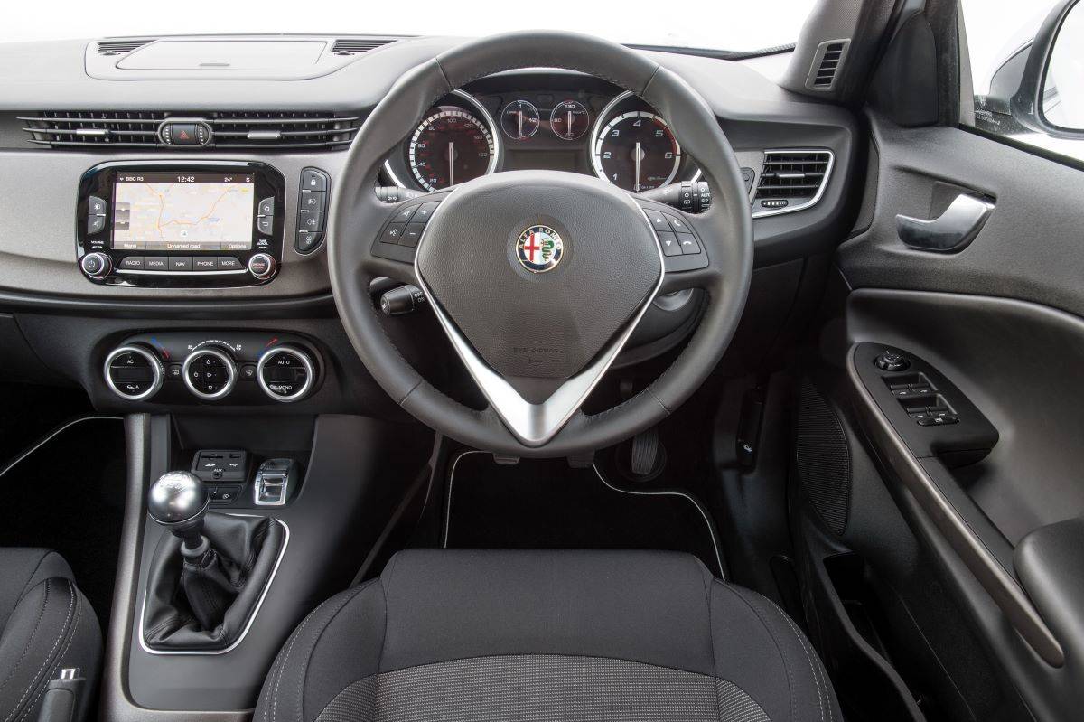 Alfa Romeo Giulietta 22014 interior