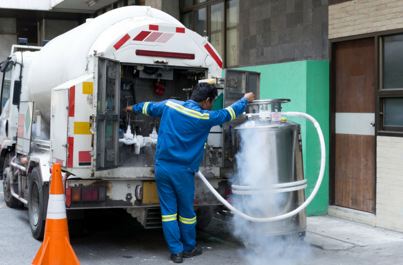 Liquid nitrogen cars